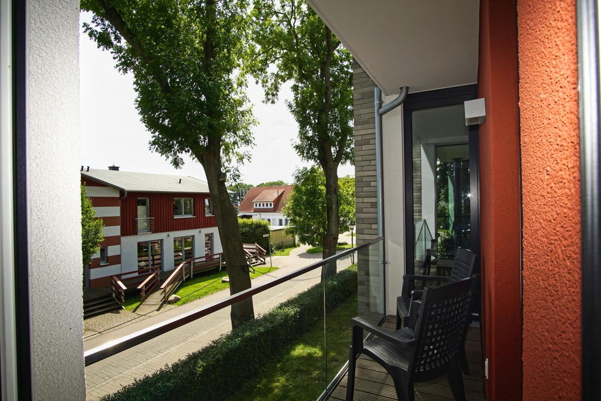 Haus Hafenkieker Fewo 08 - Balkon, Hafenblick Putbus Exterior foto